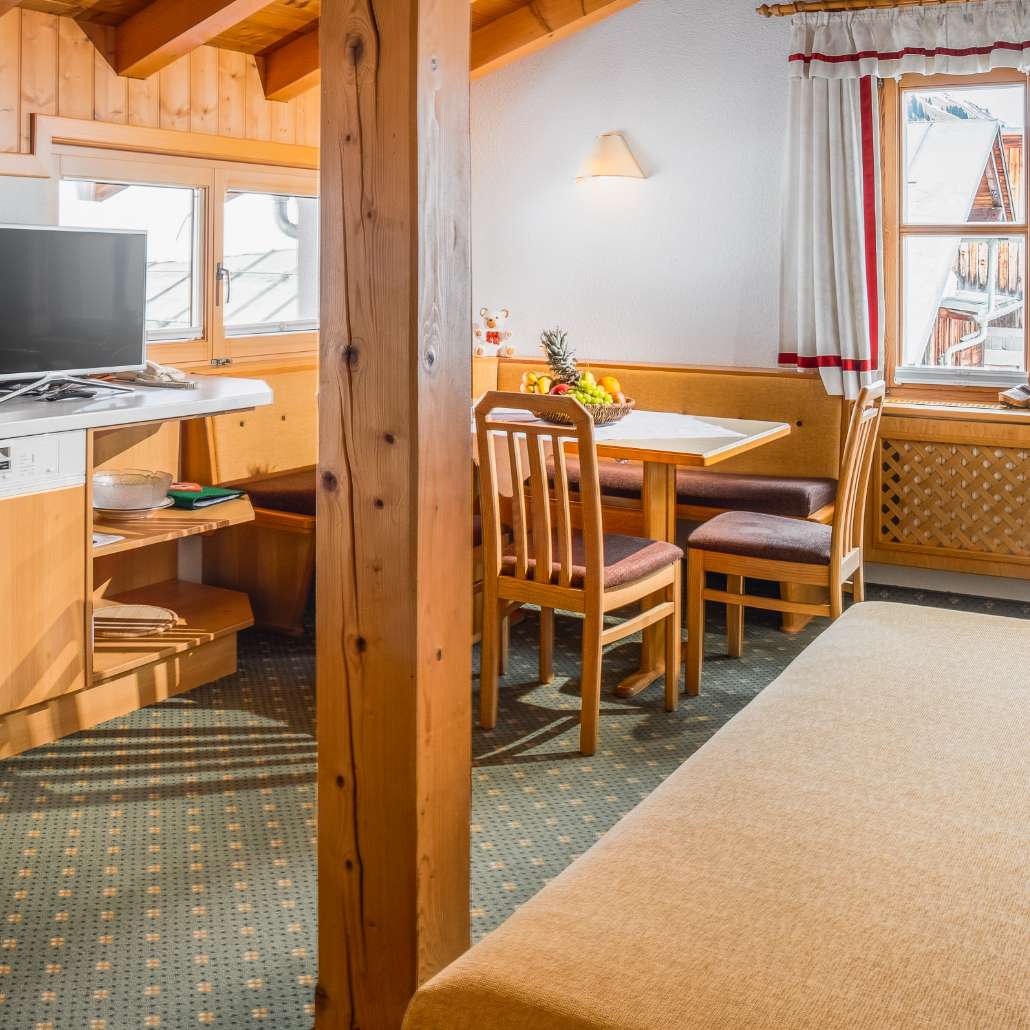 Apartment 15 Furnishings picture