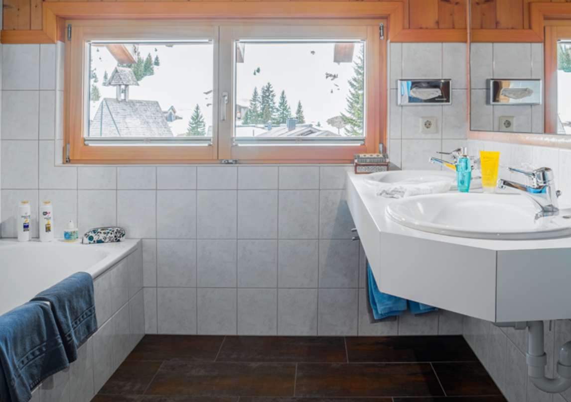 Apartment 15 Bathroom picture