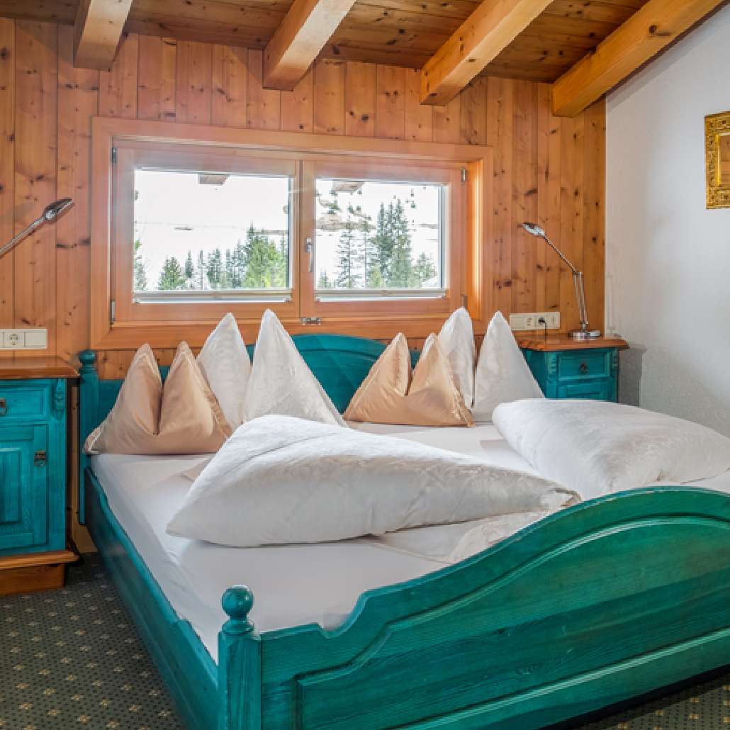 Apartment 15 double bed picture